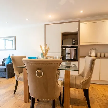 Apartment Vibrant Old 2br - Full Kitchen Wifi Bristol